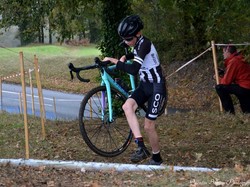mini_championnat-departemental-de-cyclo-cross-cadets-st-hilaire-st-florent-6196ca4fed3f6.jpg
