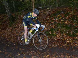 mini_championnat-departemental-de-cyclo-cross-espoirs-seniors-a-baune-le10-novembre-2013-5280112e1d518.jpg