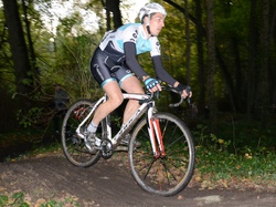 mini_championnat-departemental-de-cyclo-cross-espoirs-seniors-a-baune-le10-novembre-2013-528011973e313.jpg