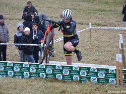 mini_championnat-regional-cadet-et-dames-de-cyclo-cross-a-pouance-le-4-decembre-2016-584dd377bc3b8.jpg