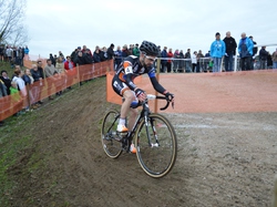 mini_championnat-regional-de-cyclo-cross-seniors-a-challans-7-decembre-2014-54877f6c2325b.jpg