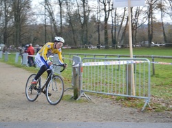 mini_championnat-regional-juniors-de-cyclo-cross-a-chateaubriant-le-2-decembre-2012-50bce18095036.jpg