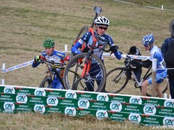 mini_championnat-regional-juniors-de-cyclo-cross-a-pouance-le-4-decembre-2016-584dd45a3f9da.jpg