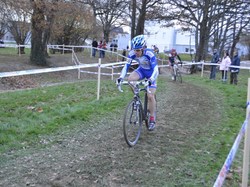 mini_championnat-regional-seniors-de-cyclo-cross-a-chateaubriant-le-2-decembre-2012-50bd2e113fd3a.jpg