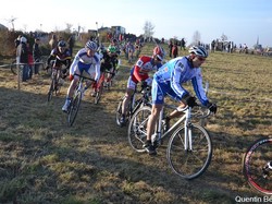 mini_championnat-regional-seniors-de-cyclo-cross-a-pouance-le-4-decembre-2016-584dd6a8c86cf.jpg