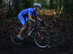 mini_cyclo-cross-de-baune-espoirs-seniors-le-16-novembre-2014-546d0536a9ebb.jpg