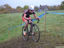 mini_cyclo-cross-de-chalonnes-sur-loire-cadets-juniors-5a120074ce039.jpg