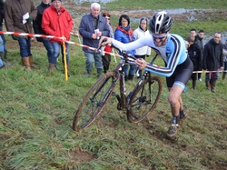 mini_cyclo-cross-de-cholet-espoirs-seniors-20-decembre-2014-5495b68262226.jpg