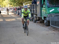 mini_cyclo-cross-du-lion-d-angers-championnat-departemenal-juniors-espoirs-seniors-le-5-novembre-2016-5825e630217d3.jpg