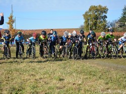 mini_cyclo-cross-ecoles-de-velo-chalonnes-sur-loire-61abe6ec7fa4f.jpg