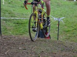 mini_cyclo-cross-espoirs-seniors-le-lion-d-angers-5a19a7b86d00a.jpg