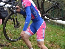 mini_cyclo-cross-juniors-espoirs-seniors-le-lion-d-angers-5c13958be63e6.jpg
