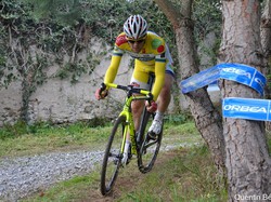 mini_cyclo-cross-seniors-de-chalonnes-le-11-novembre-2015-5649013bbdd13.jpg