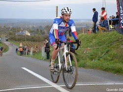 mini_cyclo-cross-seniors-de-chalonnes-le-11-novembre-2015-564901aeecfad.jpg