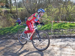mini_mini-cyclo-cross-d-angers-28-decembre-2014-54a43e2c23e59.jpg