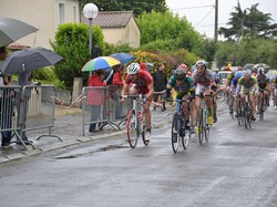 mini_st-philbert-en-mauges-pass-cyclisme-28-juin-2014-53bdb594c7b99.jpg