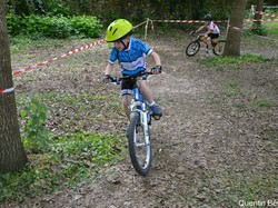 mini_trophee-departemental-des-ecoles-de-velo-a-cholet-le-25-avril-2015-554358901546a.jpg
